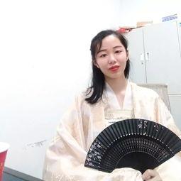 进娱乐圈为了吃瓜推文,吃瓜成瘾，明星背后的“瓜农”之路